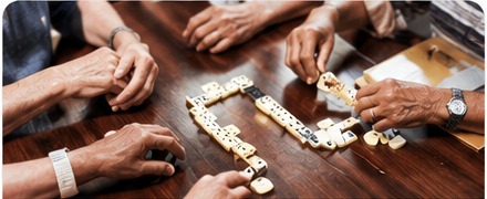 Pessoas numa sessão de jogos